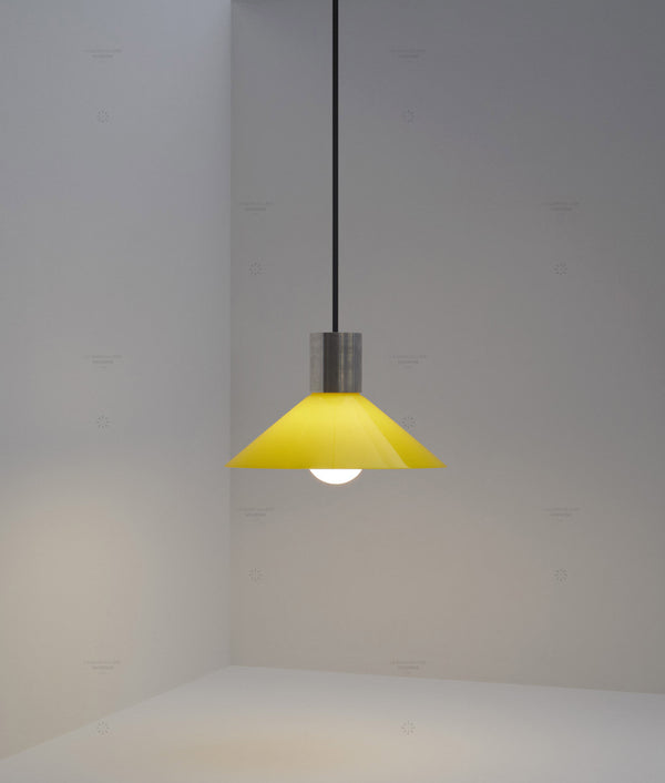 Suspension "Délices", abat-jour en opaline satinée jaune, petit modèle